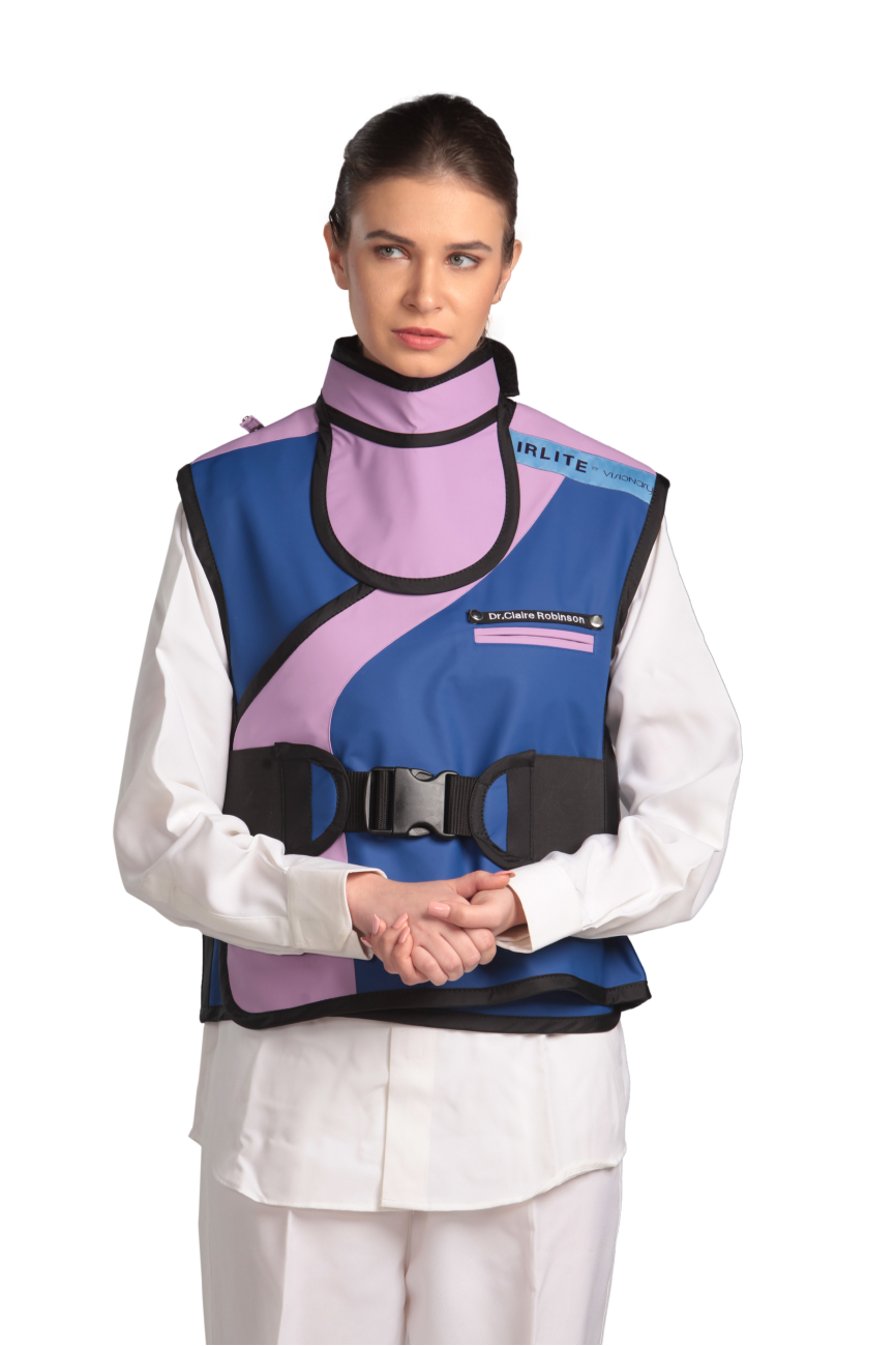 Full frontal view of a female model wearing a liliac thyroid collar “Slim” with her hands clasped in front. The thyroid collar has black lines around the edges.