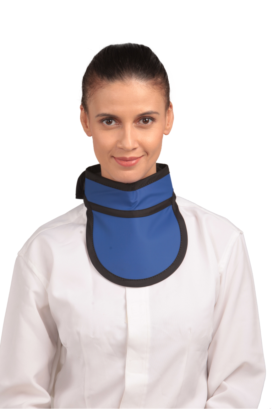 Frontal view of a female model wearing a blue thyroid collar “Slim” with black lines around the edges, and a velcro fastener at the back.