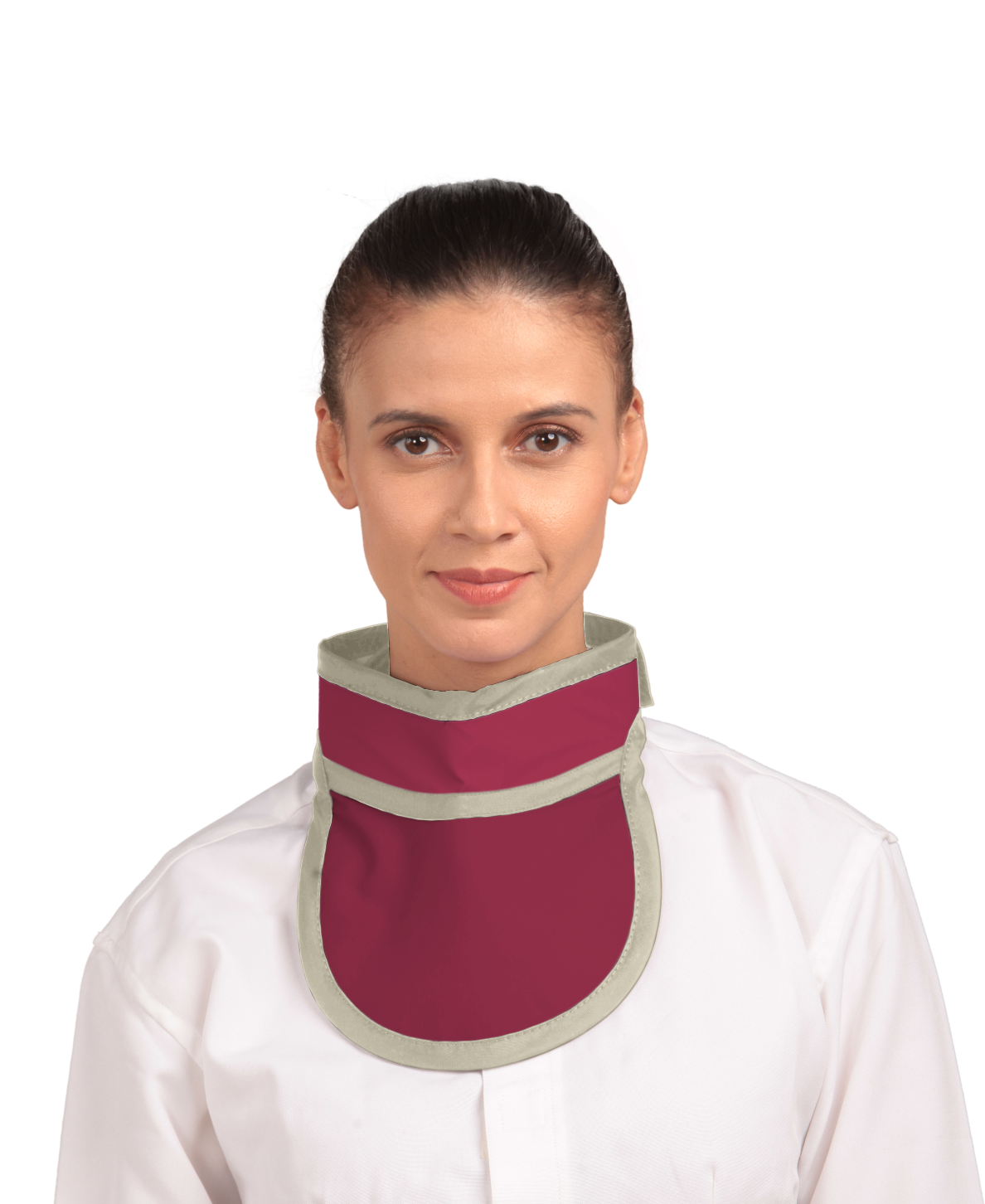 Frontal view of a female model wearing a Bordeaux red thyroid collar “Slim” lined with beige color around the outer edges.