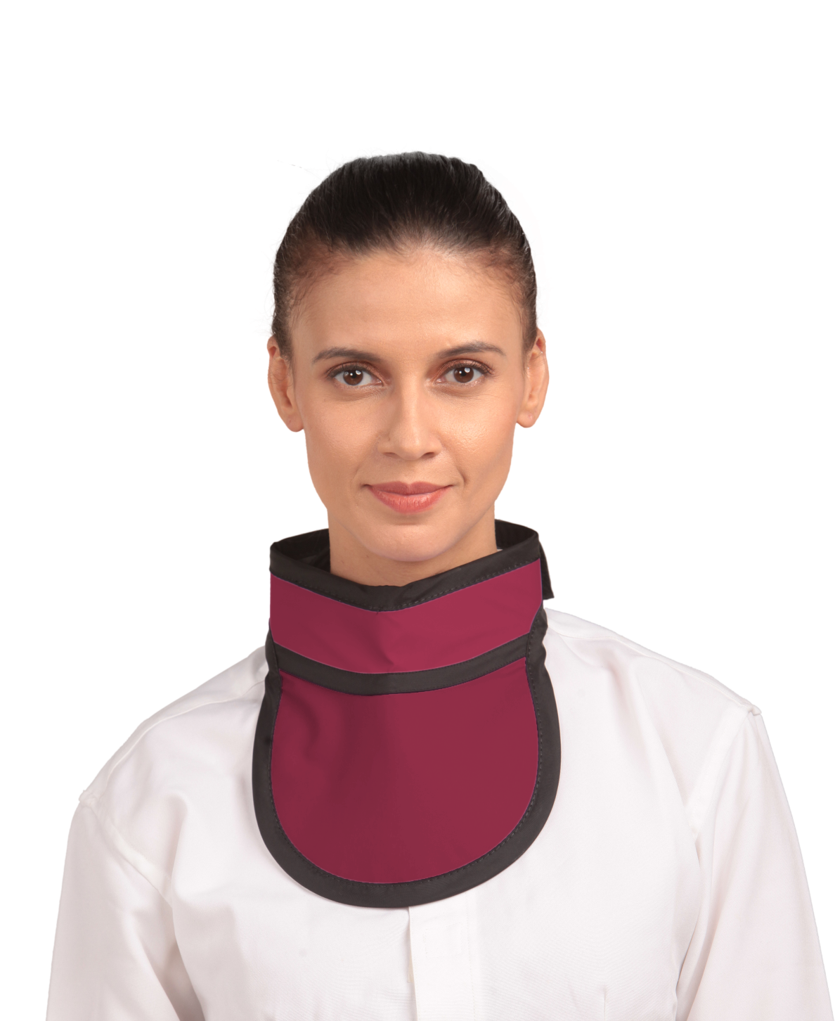 Frontal view of a female model wearing a Bordeaux red thyroid collar “Slim” lined with black around the outer edges.