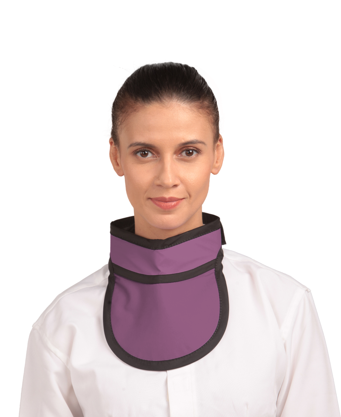 Frontal view of a female model wearing a mauve thyroid collar “Slim” lined with black around the outer edges.